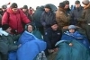 Космонавтов переодели в сухое белье и закутали в одеяла