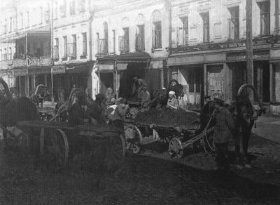 Субботник на проспекте Ленина. 1920-е годы